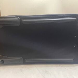 Eddie Bauer duffle rolling bag